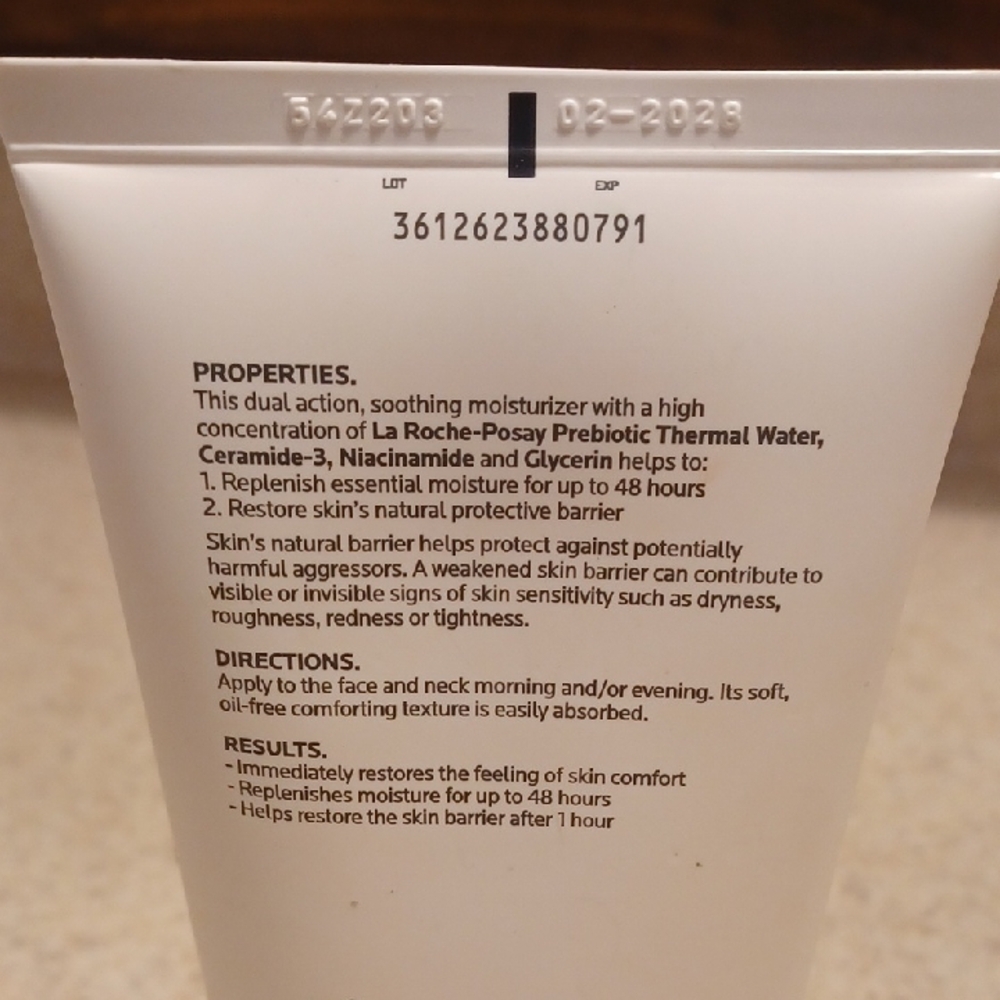 La Roche-Posay Toleriane Double Repair Face Moisturizer - Picture 4 of 4